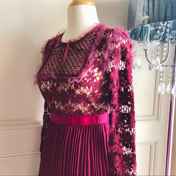 Romeo + Juliet Long Sleeve Pleated Lace Dress S - Picture 5 of 12